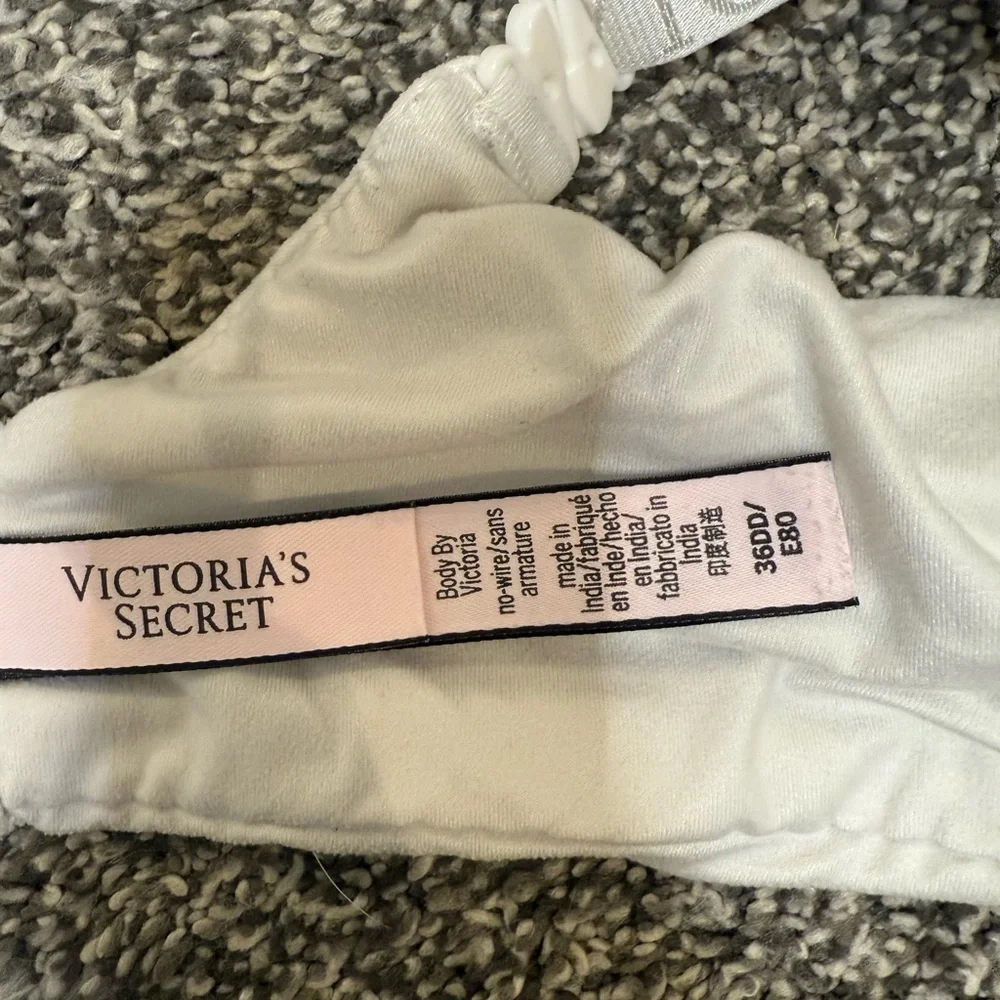 🌟SALE🌟 
Victoria's Secret White Lace Accent Bra - Picture 4 of 4